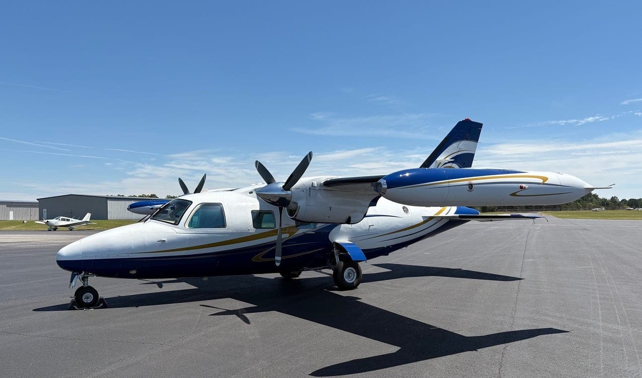 1974 Mitsubishi MU-2B-26 N54PC — left three-quarter view