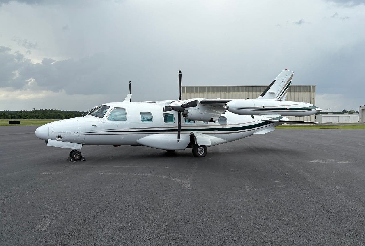 1982 Mitsubishi MU-2B-60 Marquise N880AC — 1 left three-quarter view